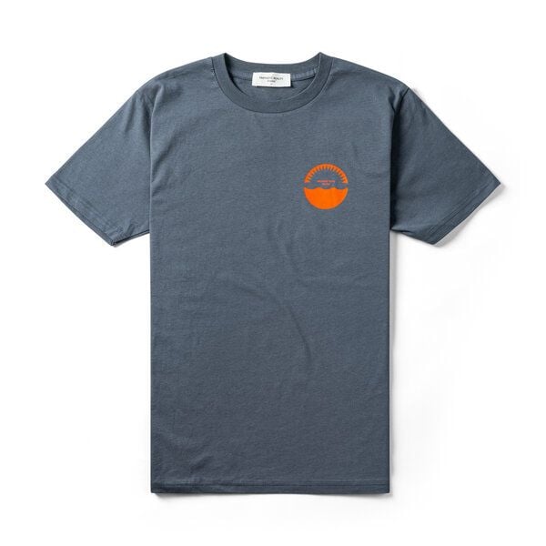 FANTASTIC REALITY STUDIOS WELCOME DENIM BLUE T-SHIRT – Bio-Baumwolle, Unisex von FANTASTIC REALITY STUDIOS