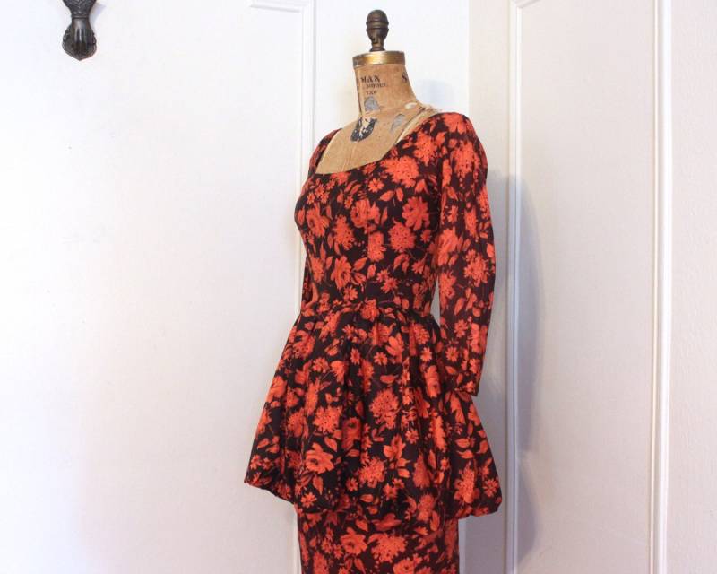 Vintage 1950Er Vermillion Red & Black Peplum Stufen Cocktail Party Kleid - Größe Klein, Xs von FASHIONRERUN