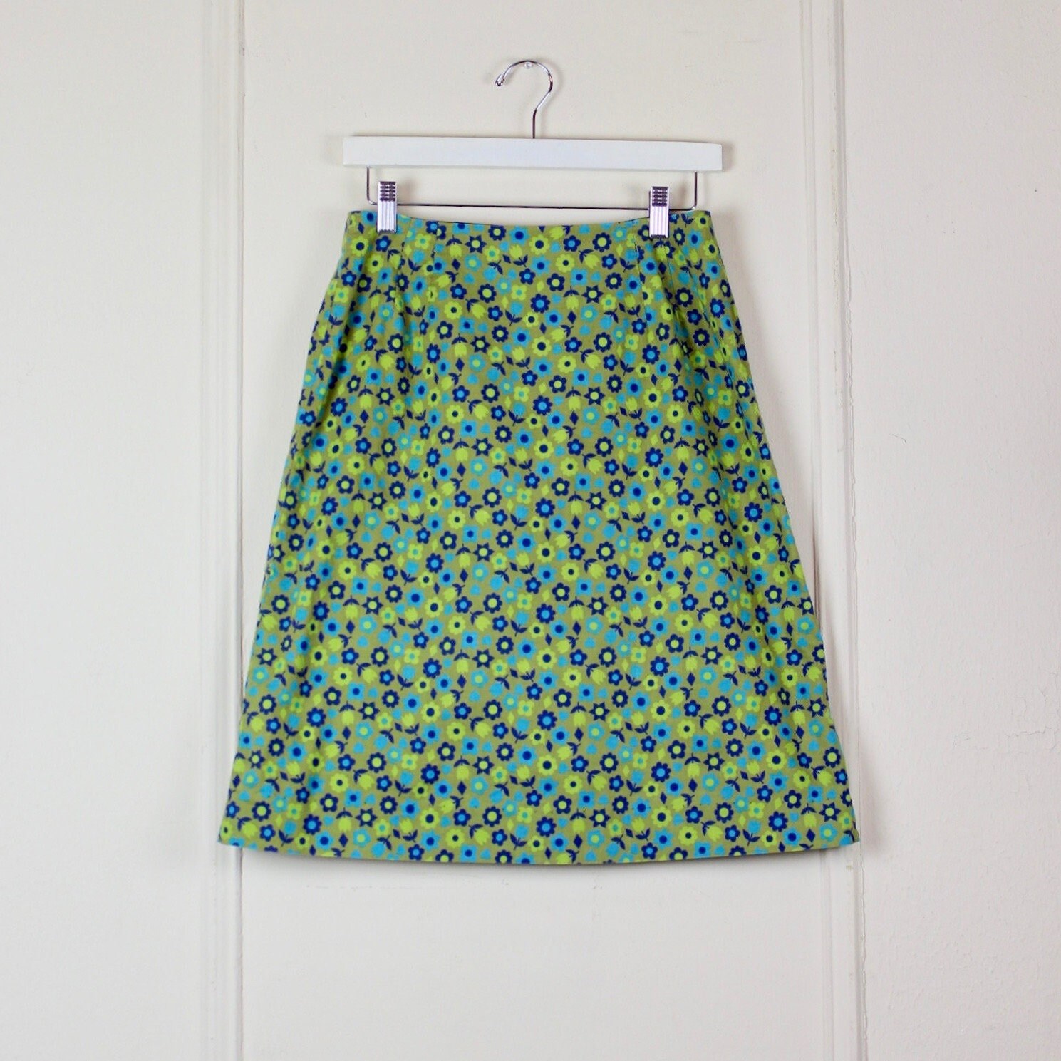 Vintage Baumwollrock - 1970S Mod Flower Power Graugrün, Türkis, Marine, Limette Alinenrock, Knielang Small Medium von FASHIONRERUN