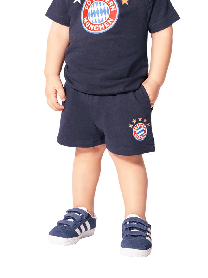 FC Bayern München Sweatshorts FC Bayern München I Sweatshort Essential I Kinder I Navy FC Bayern München Sweatshorts FC Bayern München I Sweatshort Essential I Kinder I Navy von FC Bayern München