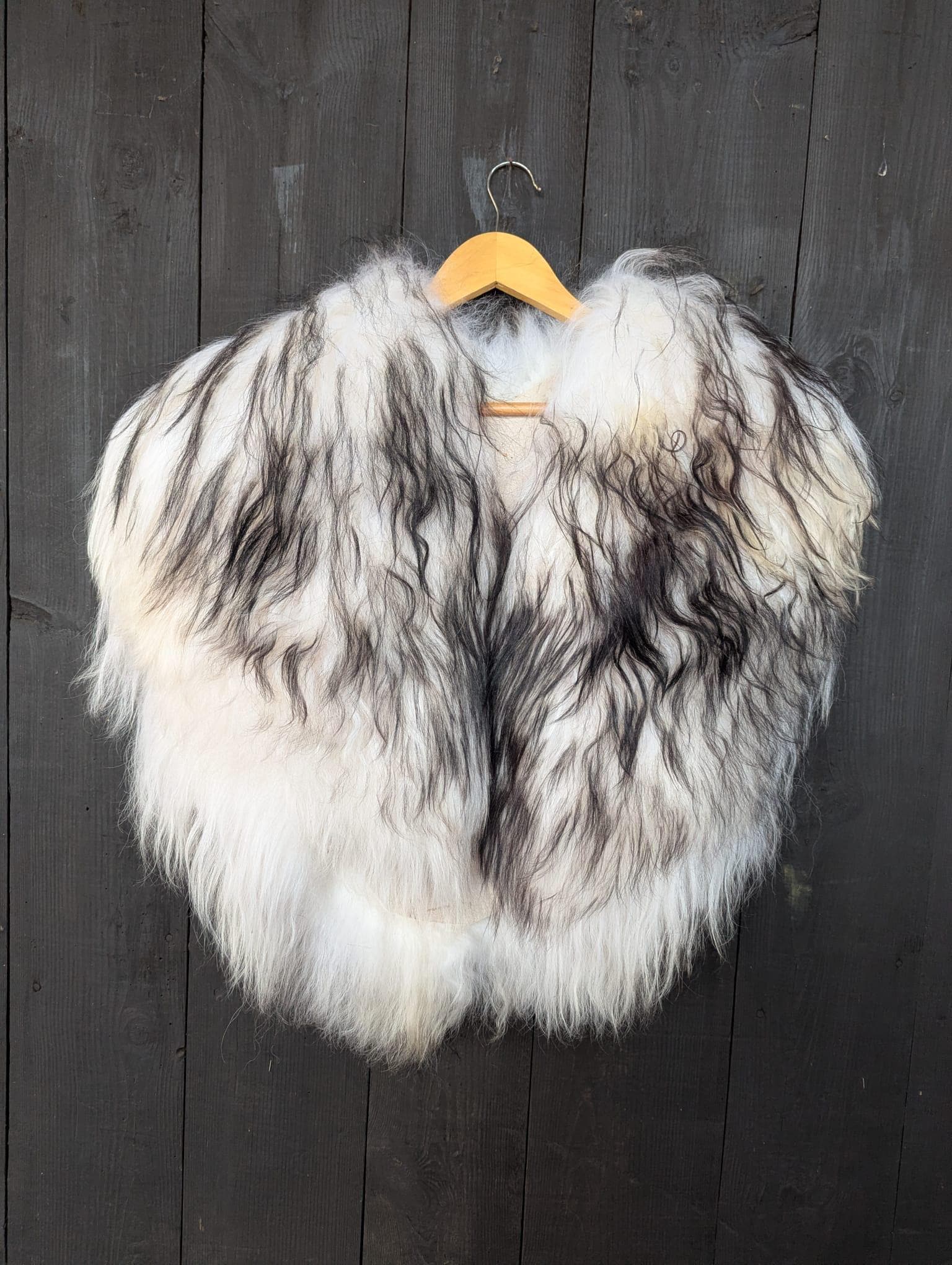 Fellumhang - Fell Für Wikinger Viking Krieger Bekleidung Mit Vikings Got Einzelstück 960 von FELLFORFASHION