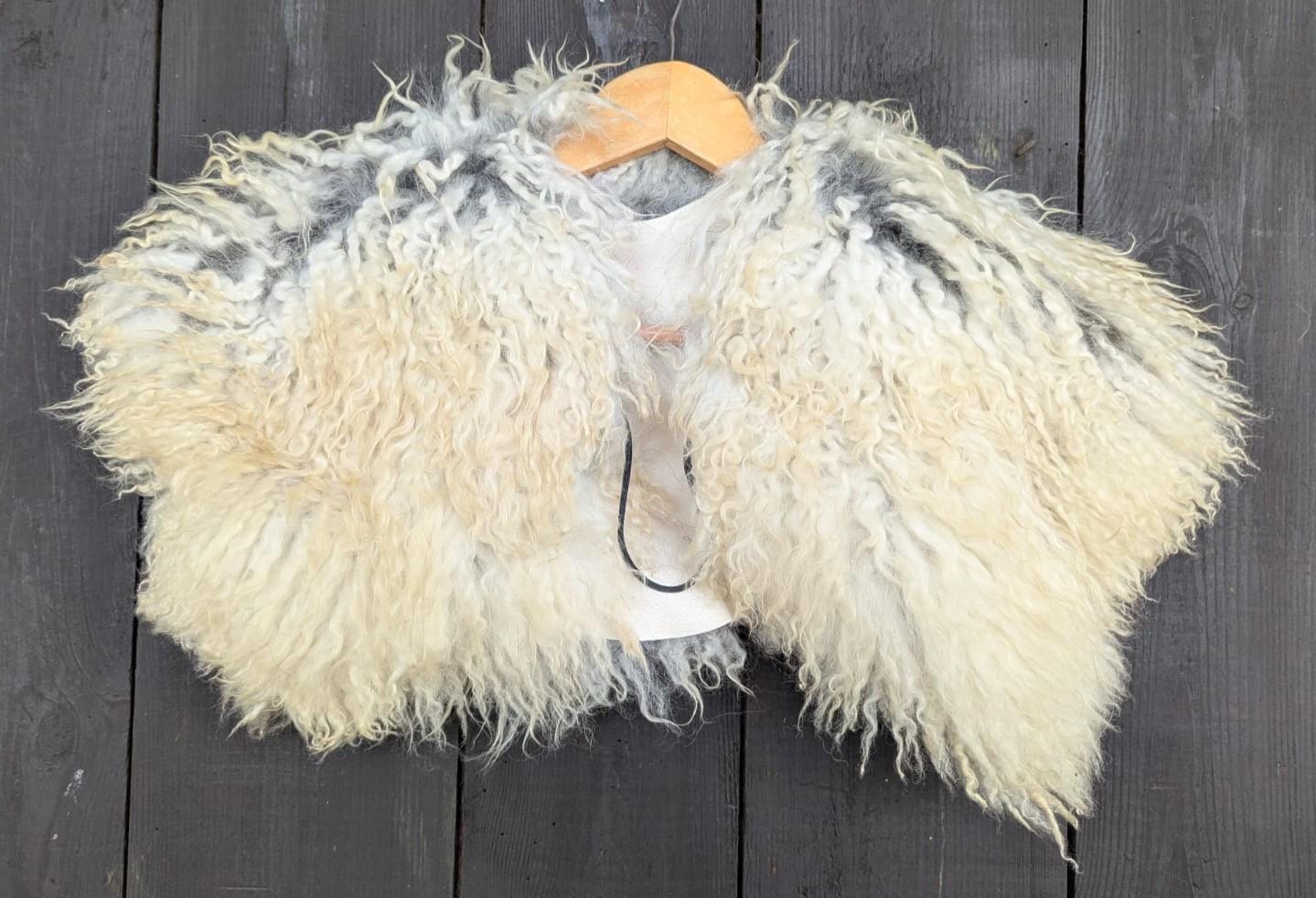 Schulterfell - Fell Für Wikinger Viking Krieger Bekleidung Mit Fell- Vikings- Got Einzelstück 918 Schulterfell - Fell Für Wikinger Viking Krieger Bekleidung Mit Fell- Vikings- Got Einzelstück 918 von FELLFORFASHION
