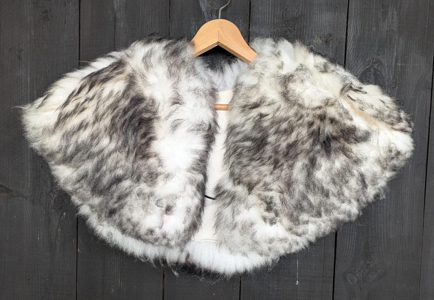 Schulterfell - Fell Für Wikinger Viking Krieger Bekleidung Mit Fell- Vikings- Got Einzelstück 924 Schulterfell - Fell Für Wikinger Viking Krieger Bekleidung Mit Fell- Vikings- Got Einzelstück 924 von FELLFORFASHION