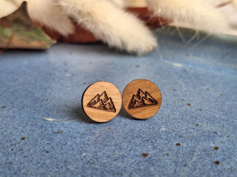 Holzohrstecker Berge Ohrstecker Aus Echtholz Handgemachter Schmuck Geschenk Für Sie Holzohrringe Ohrringe Holz Feme Laserstudio von FEMELaserstudio