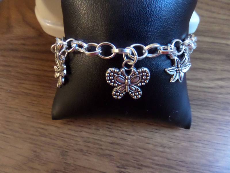 Silber Charme Armbänder Silber Charme Armbänder von FEVERGRASSBEADS