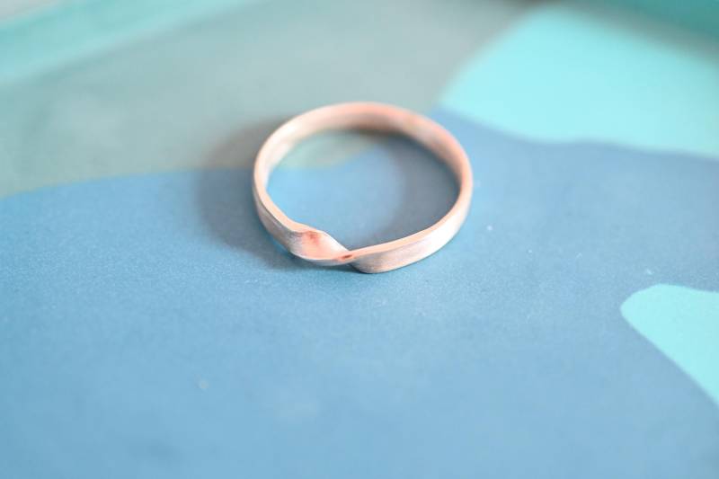 Feiner Silber-Ring Handmade Aus 935 Silber | Handgemachter Silberner Ring Mit Twist Gedrehter Matt & Glänzend "Twist Narrow" Feiner Silber-Ring Handmade Aus 935 Silber | Handgemachter Silberner Ring Mit Twist Gedrehter Matt & Glänzend "Twist Narrow" von FGElements