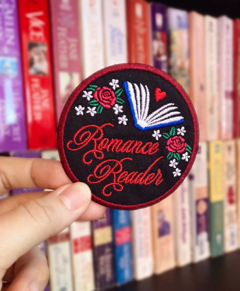 Romance Reader // Aufnäher | Gestickter von FINNandFABLE