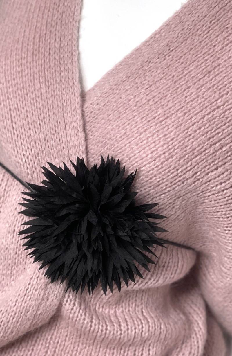 Fishinthesea - Beautiful Textile Flower in Black With Long Rope To Bend Even As Belt Where Ever It's Wished Diameter 15 cm von FISHINTHESEAShop