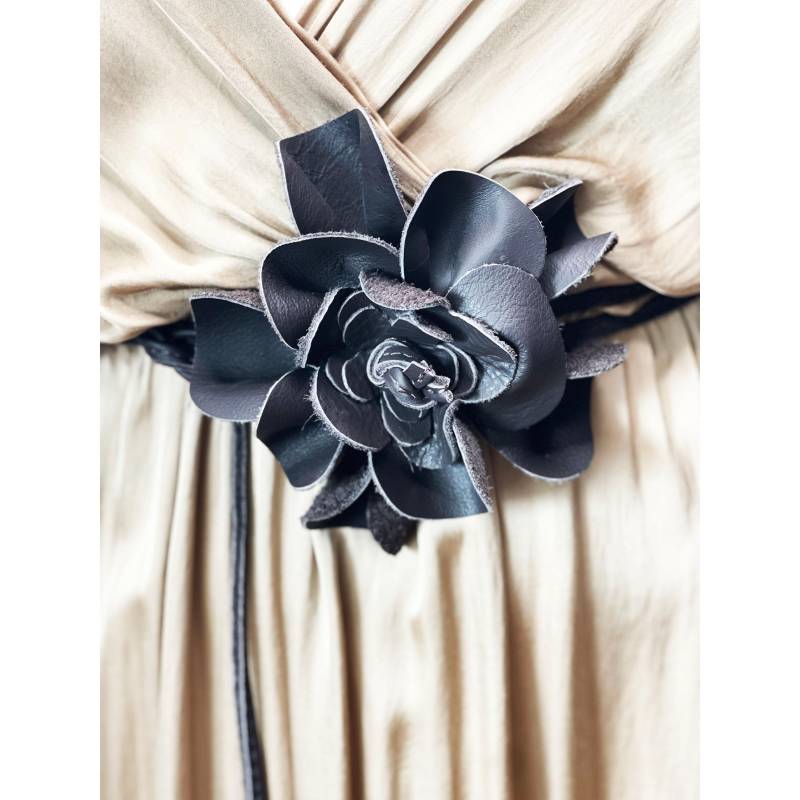 Fishinthesea - Flower Slim 0, 5cm Schmaler Gürtel Mit Lederblume in Braun Als Wickelgürtel, Taillen Oder Bindegürtel Echtleder L 260cm von FISHINTHESEAShop