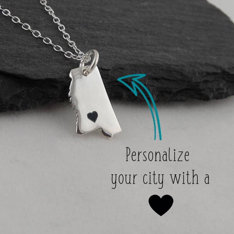 Personalisierte Mississippi State Anhänger Halskette Mit Eingraviertem Herz in Der Nähe Ihrer Stadt - 925 Sterling Silber von FJ4LifeCreations