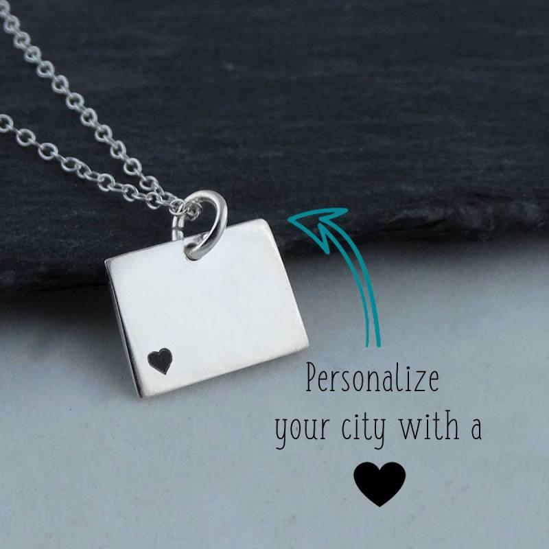 Personalisierte Wyoming State Anhänger Halskette Mit Eingraviertem Herz in Der Nähe Ihrer Stadt - 925 Sterling Silber von FJ4LifeCreations