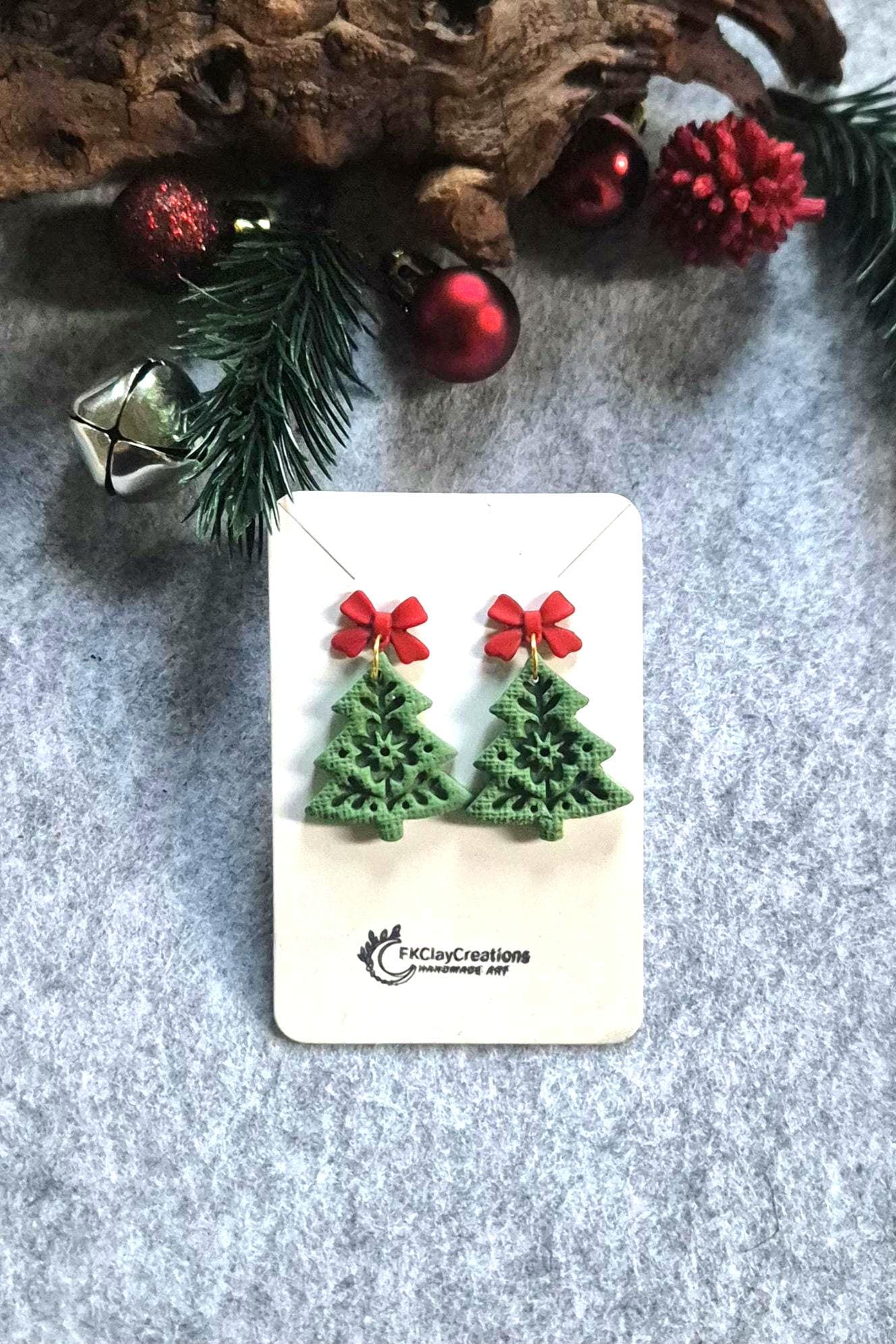 Polymer Clay Ohrringe Vintage Tannenbaum, Handgemachte Ton Weihnachtsbaum Im Stil, Ohrstecker Edelstahl, Nickelfrei von FKClayCreations