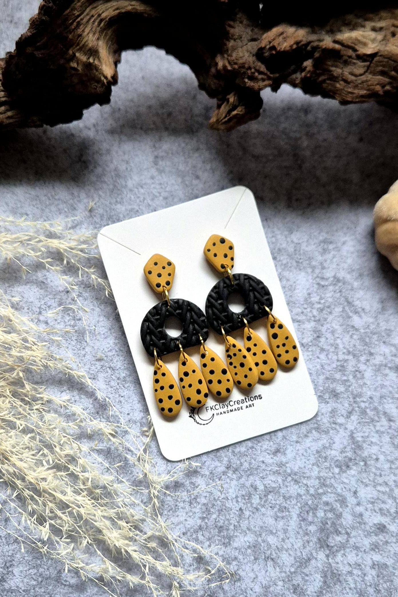 Polymerclay Ohrringe "Saga"/ Statement Polymerton Ohrringe/ Chandelier Gelb Schwarze Edelstahl/ Nickelfrei von FKClayCreations