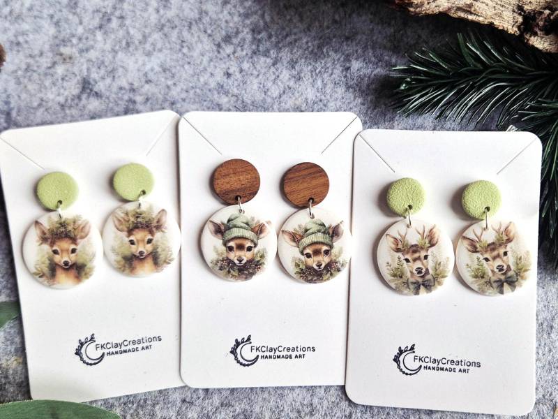 Reh Polymerclay Ohrringe, Weihnachtliche Hirsch/Polymerton Waldtier, Runde Ohrringe Aus Edelstahl, Nickelfrei von FKClayCreations