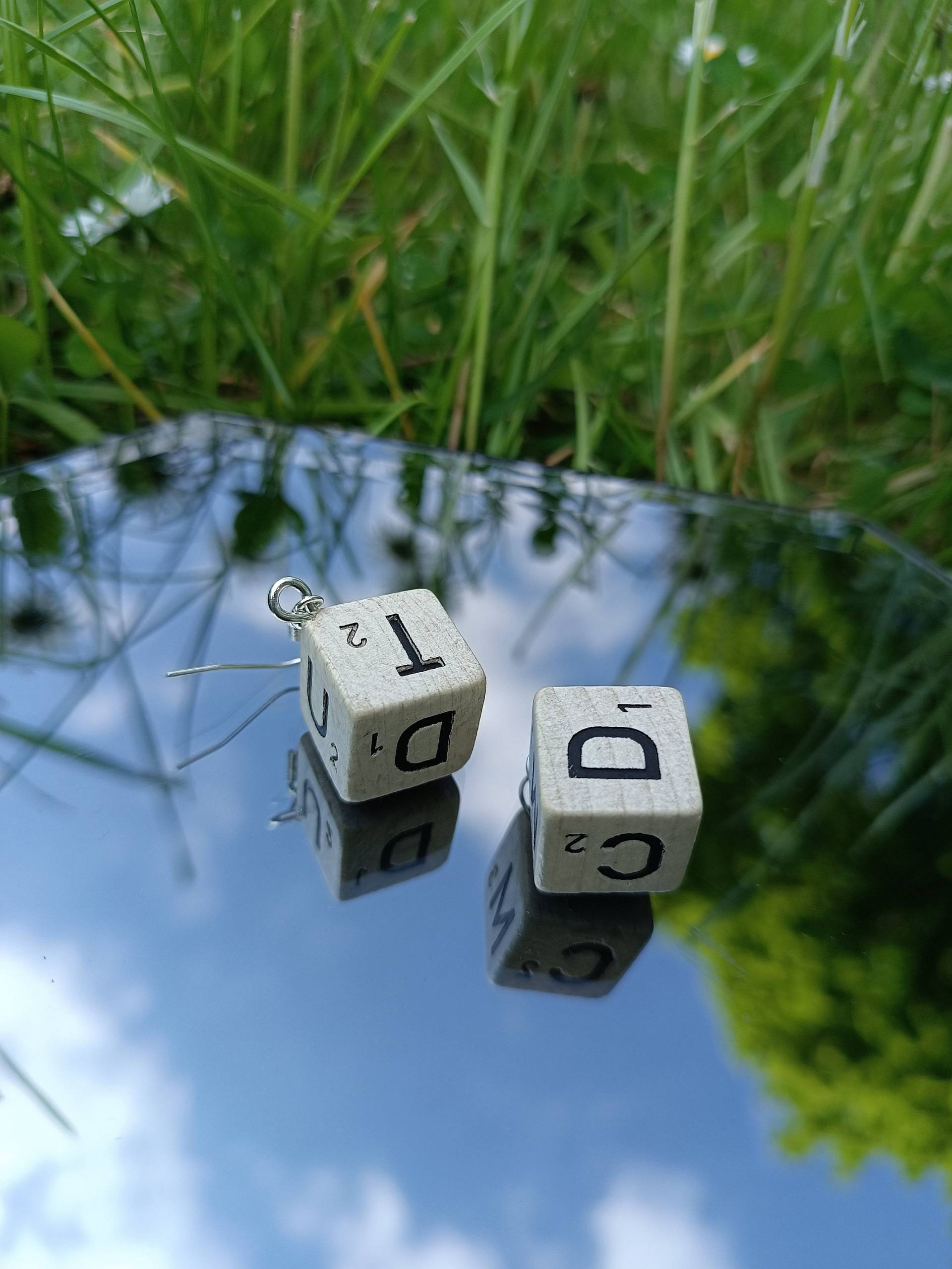 Ohrringe Mit Buchstabenwürfeln Ohrringe Mit Buchstabenwürfeln von FKNGoodVibes