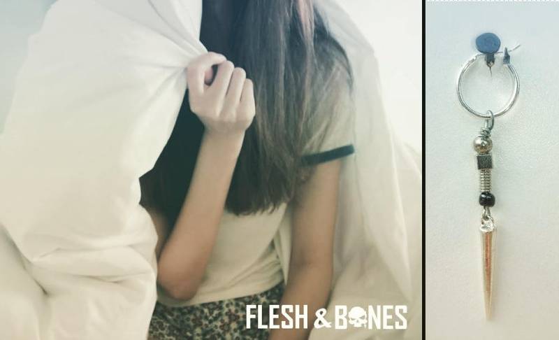 Frech Mono-Ohrring von FLESHnBONES