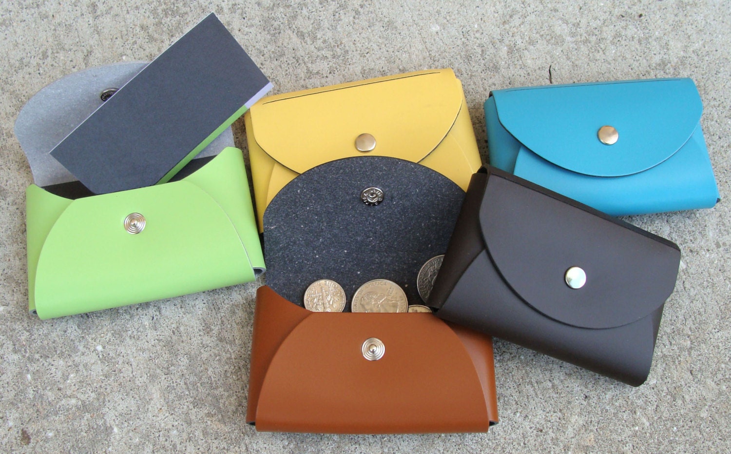 Kartenhalter Aus Recyceltem Leder Handgefertigtes Portemonnaie Den Usa Kartenhalter Aus Recyceltem Leder Handgefertigtes Portemonnaie Den Usa von FLORENTINESHOP