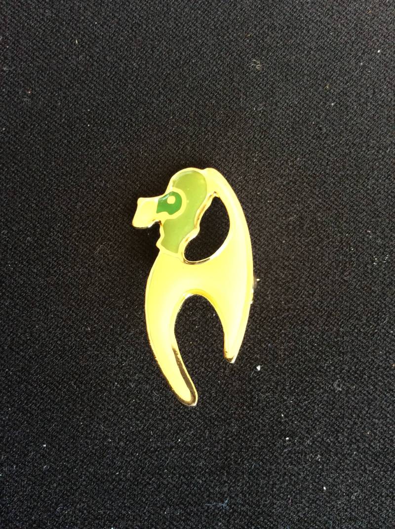 Vintage Emaillierte Pudel-Brosche. Trachtenschmuck von FLYBYNIGHTVINTAGENZ