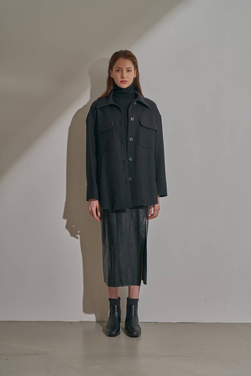 Wolle Loose Fit Bluse Jacket_Black-Herringbone von FREAKSBYKIMTAEHOON