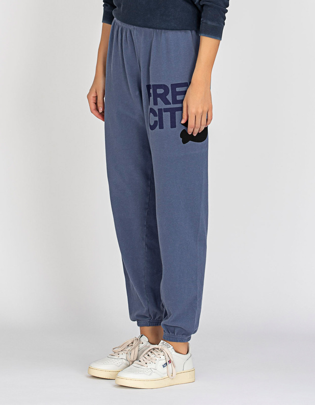 Large Sweat Blue von FREE CITY