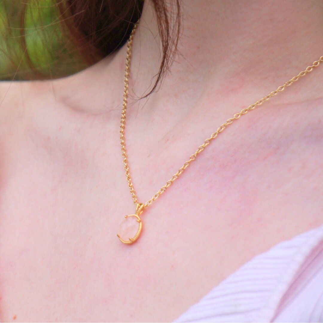 Feine Goldkette Mit Rosenquarz-Anhänger 18K Vergoldet Echter Rosenquarz von FREYASde