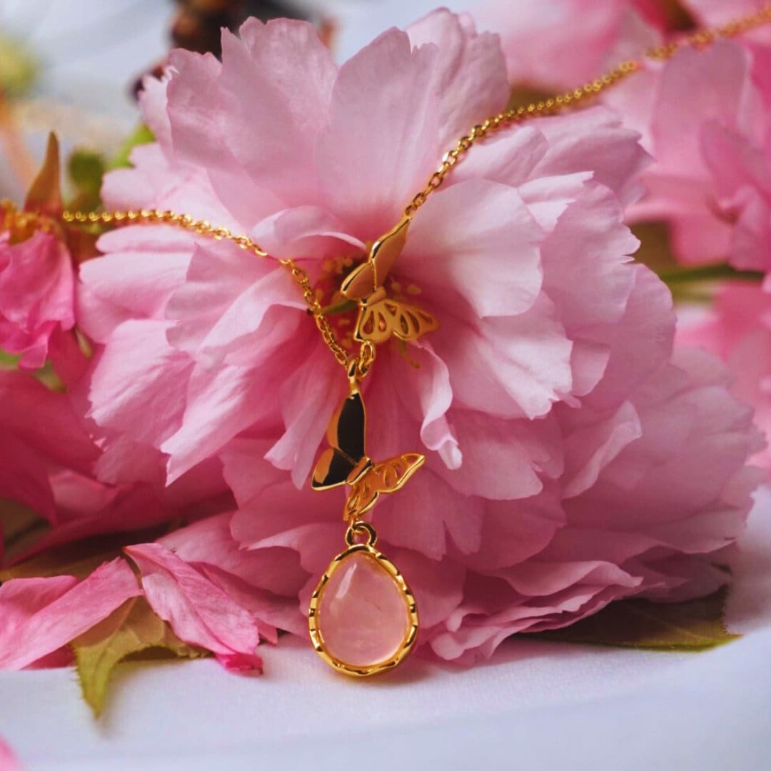 Zierliche Goldkette Mit Rosenquarz-Anhänger 18K Vergoldet Echter Rosenquarz Schmetterlinge von FREYASde