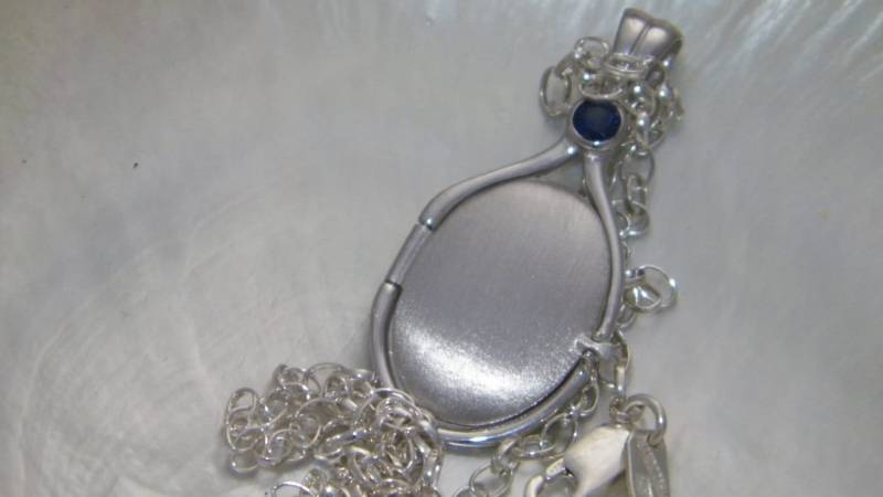 925 Sterling Silber 4 Mm Labor Erstellt Sapphire Medaillon H2O Just Add Wasser Meerjungfrauen von FRIENDSJEWELRYinc