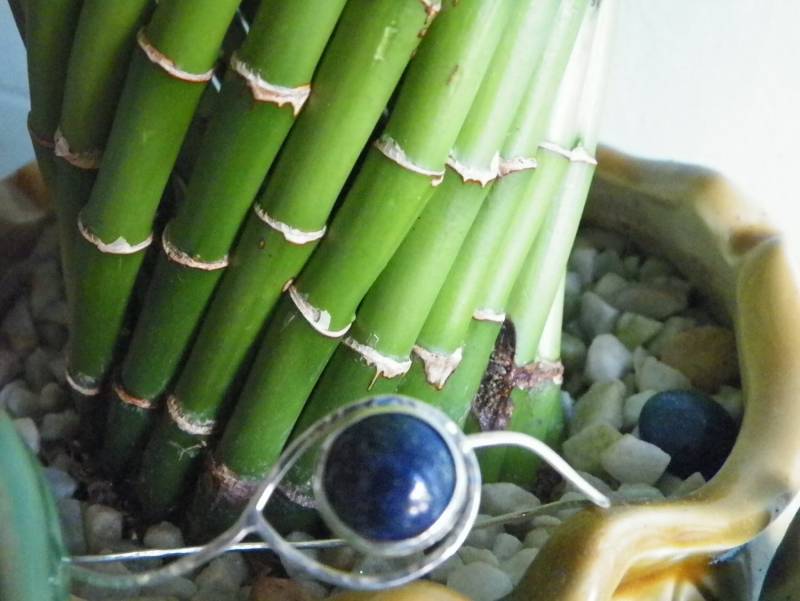 Artisan .925 Sterling Silber Lapis Lazuli Handgemachte Gehämmert Dünne Armreif Armband von FRIENDSJEWELRYinc