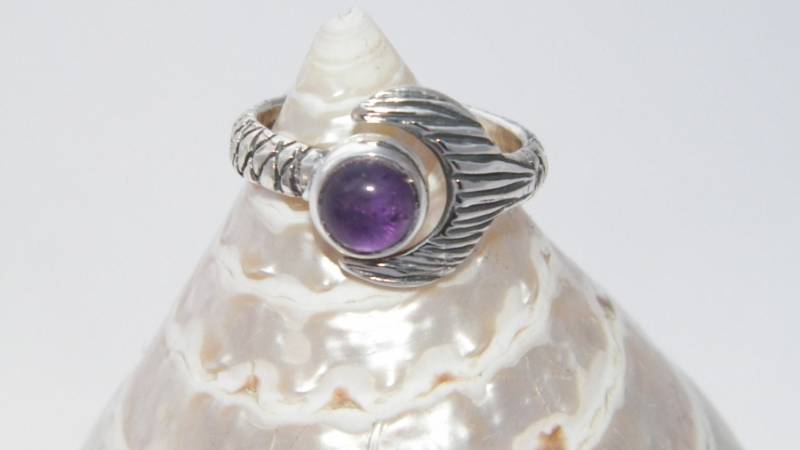 Free Shell Box Handgemacht in Den Usa Handgefertigt H2O Just Add Water Mako Mermaid Tail Ring Natürlicher Ametyst 7 Mm 925 Ss von FRIENDSJEWELRYinc
