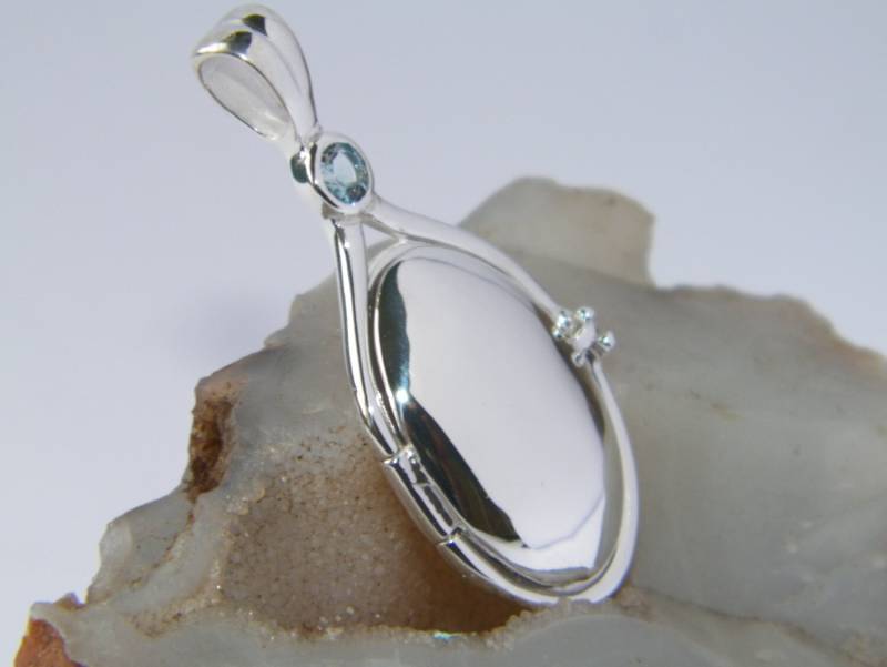 Hand Made in Den Usa 41Mm-20 Mm Neue Handgefertigte 925 Sterling Silber 4Mm Aquamarin Medaillon H2O Just Add Wasser Meerjungfrauen Anhänger von FRIENDSJEWELRYinc