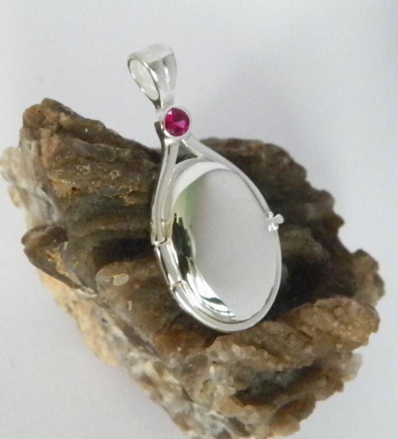 Hand Made in Usa 41-20 Mm Handcrafted 925 Sterling Silber 4 Lab Ruby Locket H2O Just Add Water Mermaids Anhänger von FRIENDSJEWELRYinc