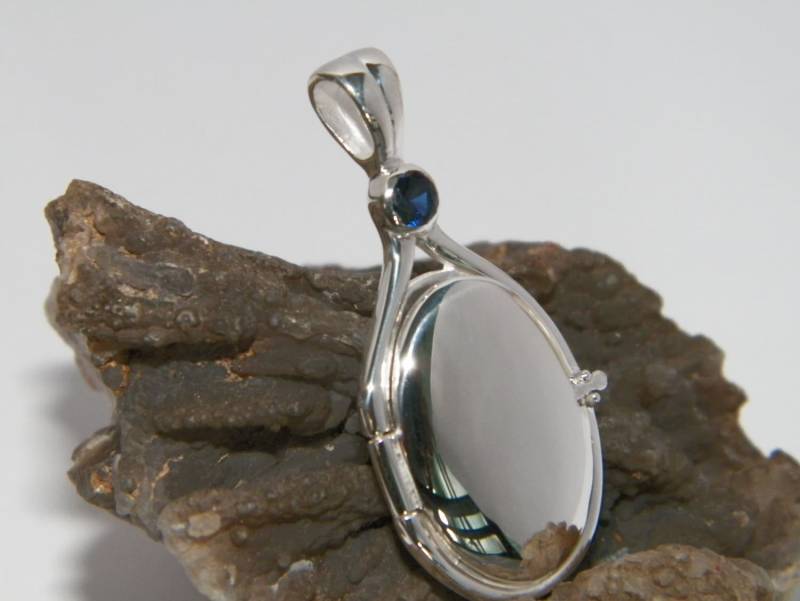 Hand Made in Usa 41 Mm-20 Mm Handgefertigt 925 Sterling Silber 4 Lab Korund Sapphire Medaillon H2O Just Addwater Mermaids von FRIENDSJEWELRYinc