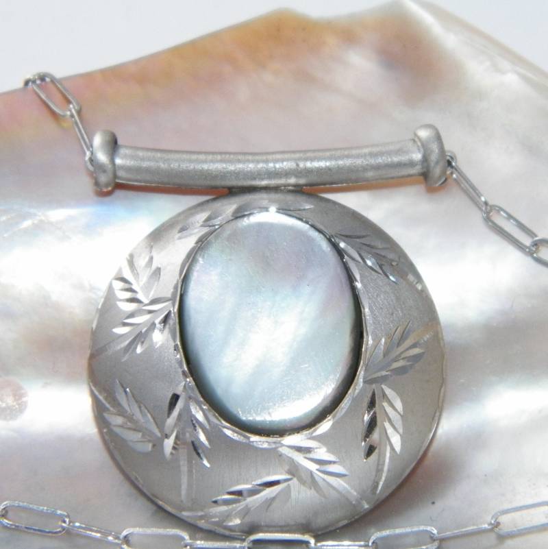 Hand Made.925 Sterling Silber Perlmutt Halskette Mit Oval Rolo Kette 45 cm von FRIENDSJEWELRYinc