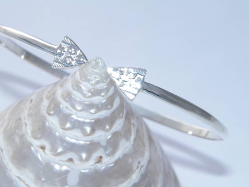 Handgearbeiteter Sterling Silber .925 Pfeil Offen Verstellbarer Armreif-Custom Size von FRIENDSJEWELRYinc