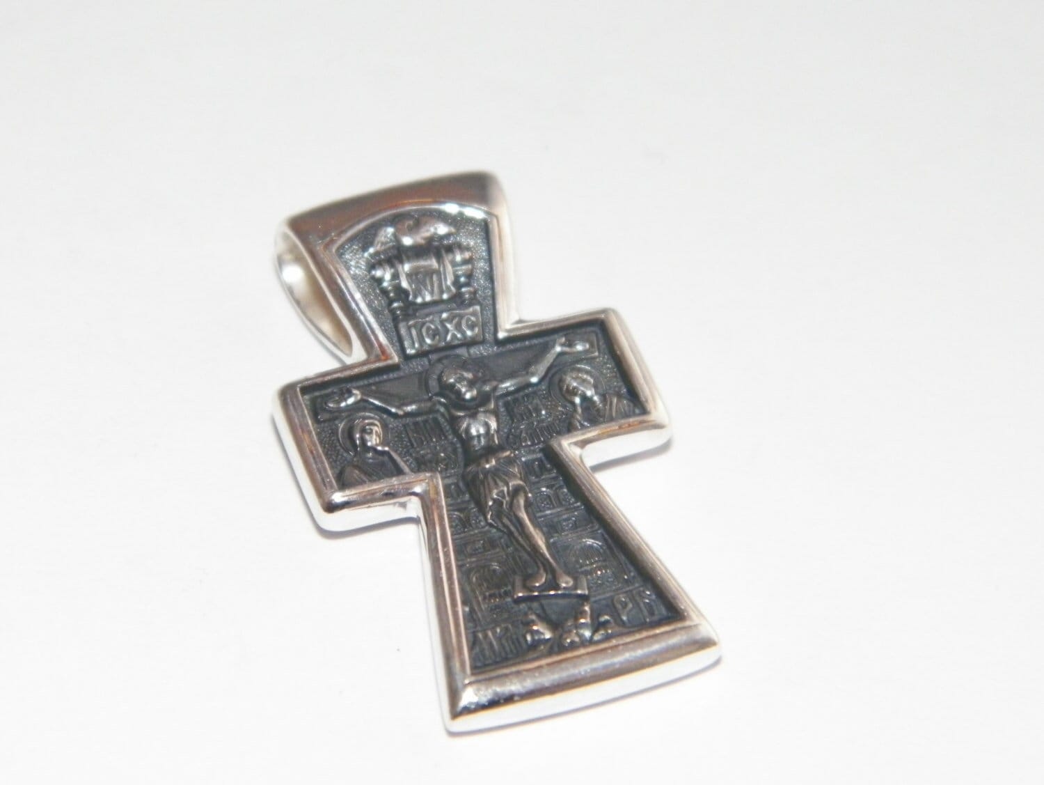Handgefertigt in Den Usa Zwei-Gesichter Oxidiertes Massives 925sterlingsilber-Kreuz-Taufe Von Jesus-Orthodoxes Kreuz Handgefertigt in Den Usa Zwei-Gesichter Oxidiertes Massives 925sterlingsilber-Kreuz-Taufe Von Jesus-Orthodoxes Kreuz von FRIENDSJEWELRYinc