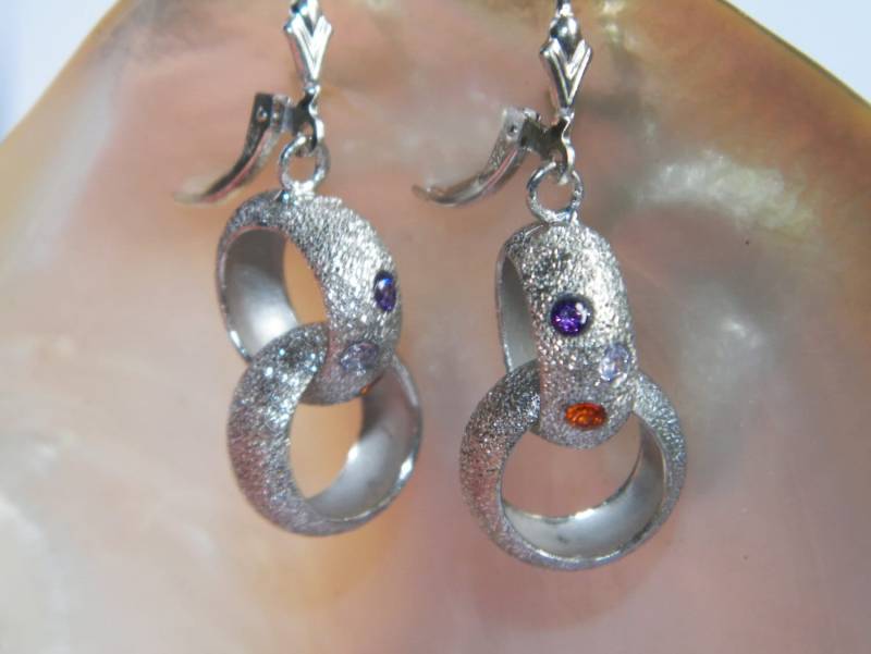 Handgefertigt. 925 Sterling Silber Multicolor Cz Ohrhänger Stardust Finish von FRIENDSJEWELRYinc