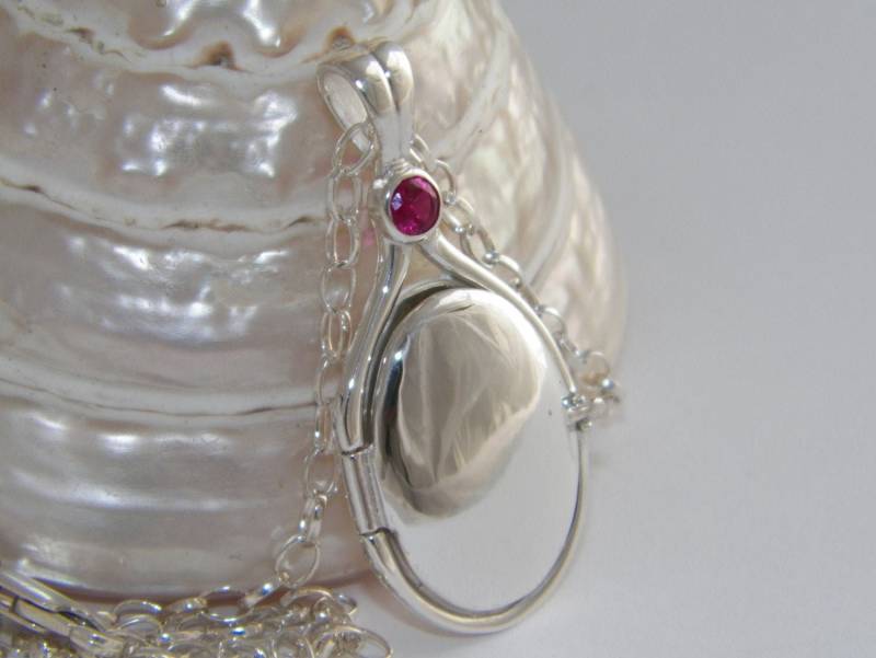 Handgefertigte 925 Sterling Silber 0.41Ct.4mmnatur Rubin Locket H2O Just Add Water + 18.5 "Oval Rolo Kette von FRIENDSJEWELRYinc