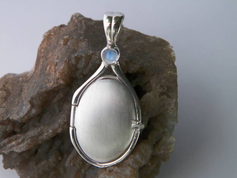 Handgefertigte Größe 41 Mm -20 925 Sterling Silber H2O Just Add Water Anhänger 4 Cabochon Mondstein Medaillon von FRIENDSJEWELRYinc