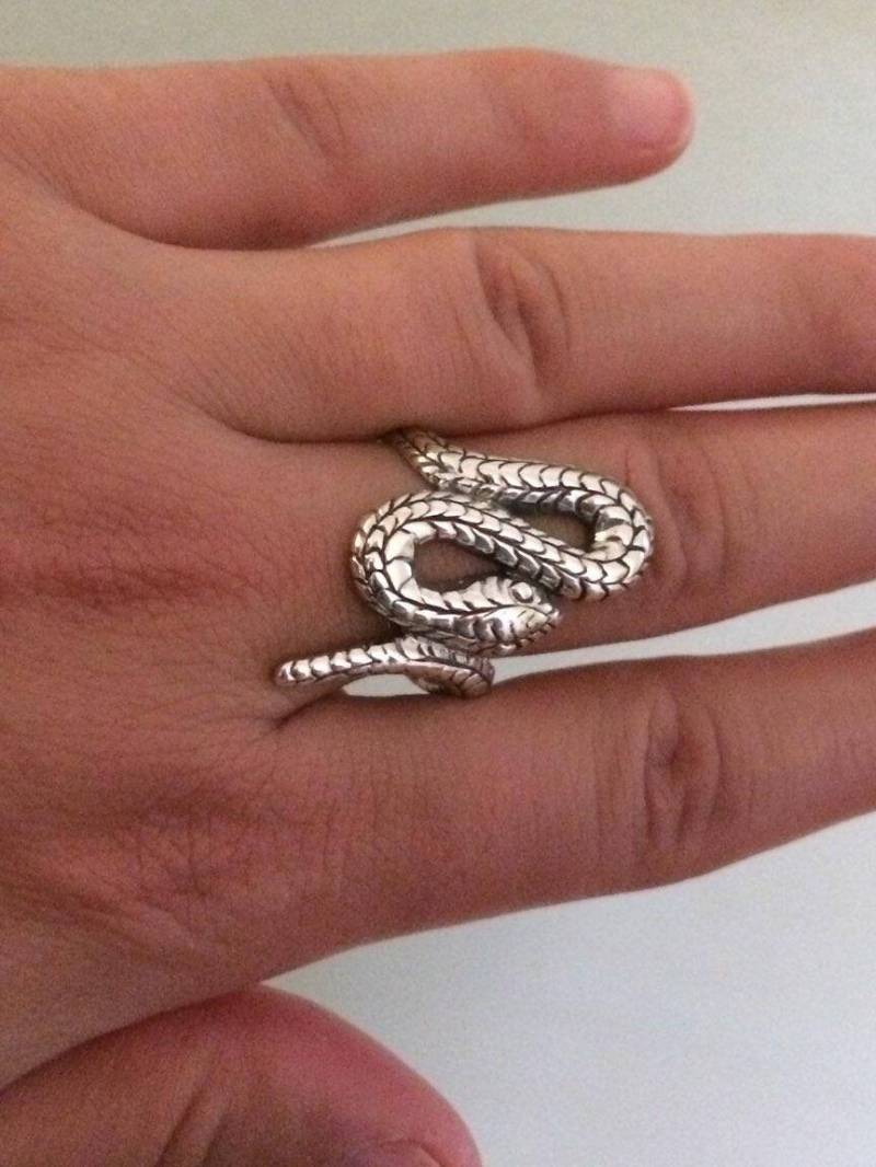 Handgefertigte Oxidized.925 Sterling Silber Klapper Schlange Coiled Viper Ring von FRIENDSJEWELRYinc