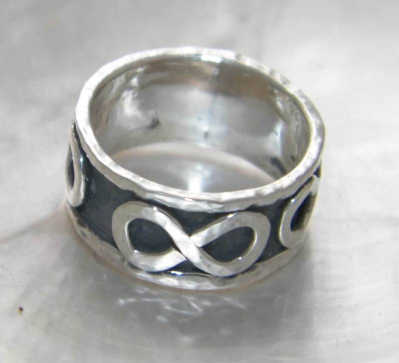 Handgefertigter 925 Oxidierter Sterling Silber Ring Mit Symbol Der Unendlichkeit Handgefertigt -Benutzerdefinierte Größe von FRIENDSJEWELRYinc