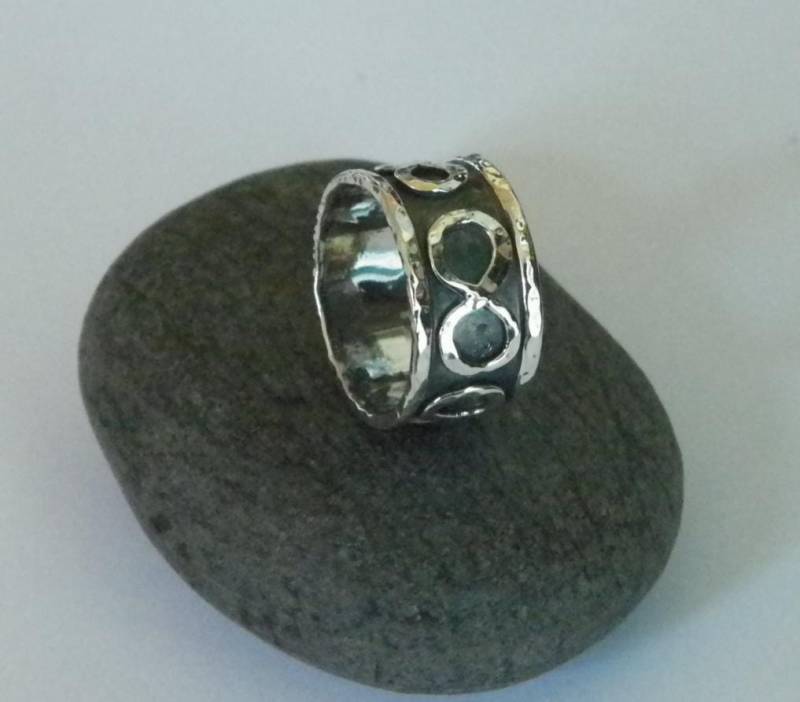 Handgefertigter Ring Aus Oxidiertem Silber 925 Mit Dem Symbol Der Unendlichkeit von FRIENDSJEWELRYinc