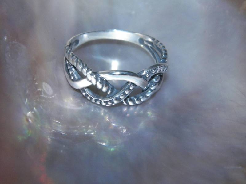 Handgemachte Oxidierte Unendlichkeit Knoten Massiv .925 Sterling Silber Ring-Custom Size von FRIENDSJEWELRYinc