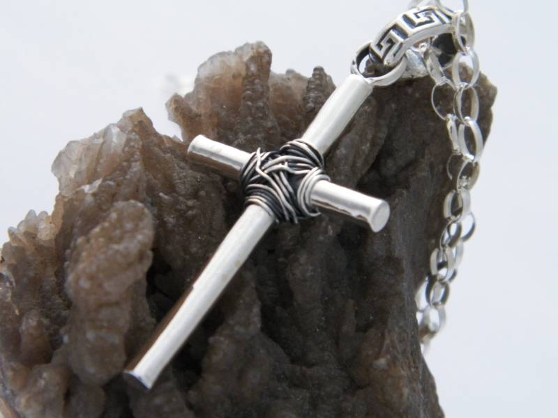 Handgemachte Oxidierte.925 Sterling Silber Röhren Kreuz Halskette von FRIENDSJEWELRYinc
