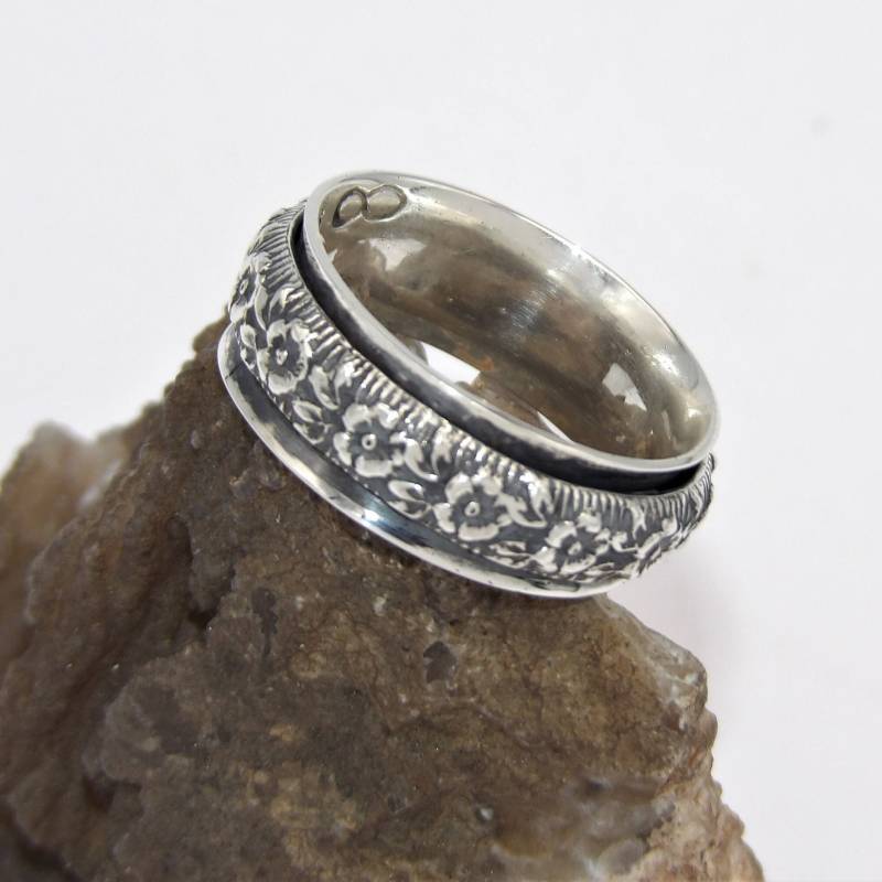 Handgefertigter Spinnerring Aus 925Er-sterlingsilber Mit Oxidiertem Usa-Blume-Design, Individuelle Größe von FRIENDSJEWELRYinc