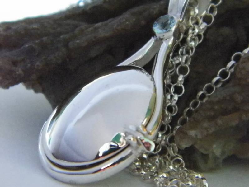 Neue 925 Sterling Silber 4 Mm Aquamarin H2O Wasser Meerjungfrauen Medaillon Anhänger Mit Verstellbaren.925 Runde Rolo Kette von FRIENDSJEWELRYinc