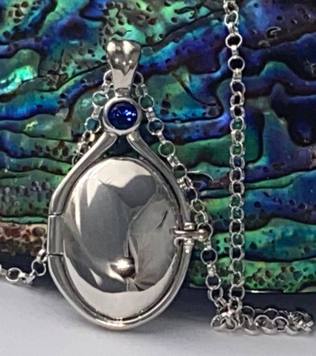 Neue Hand Made in Usa 41 Mm-20 Mm Handgefertigte Solid 925 Sterling Silber 4 Lab Erstellt Blauer Saphir H2O Just Add Wasser Meerjungfrauen Medaillon Neue Hand Made in Usa 41 Mm-20 Mm Handgefertigte Solid 925 Sterling Silber 4 Lab Erstellt Blauer Saphir H2O Just Add Wasser Meerjungfrauen Medaillon von FRIENDSJEWELRYinc