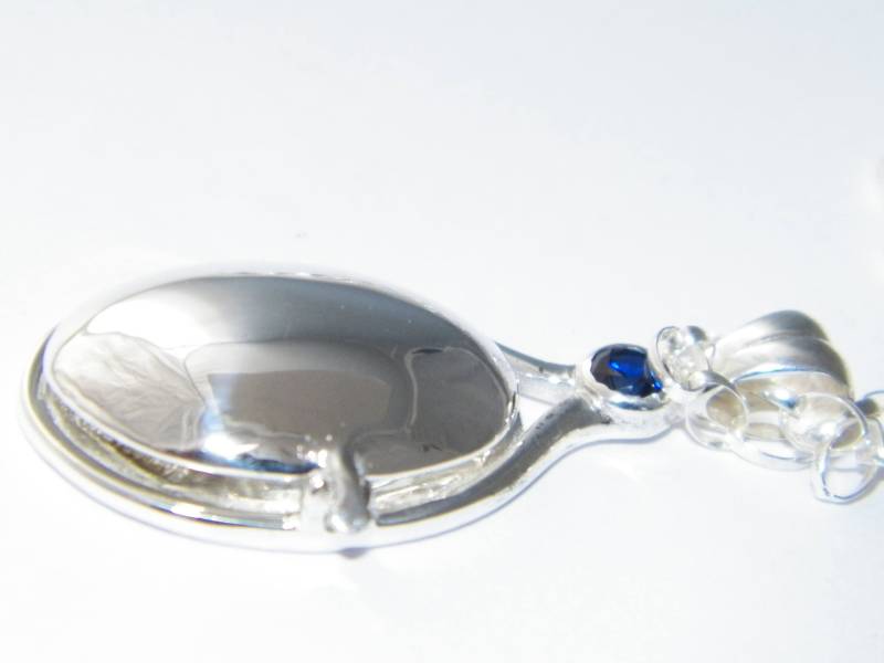 Neue Handgefertigte 925 Sterling Silber 4 Mm Sapphire Medaillon H2O Just Add Water Mermaids + Kette Neue Handgefertigte 925 Sterling Silber 4 Mm Sapphire Medaillon H2O Just Add Water Mermaids + Kette von FRIENDSJEWELRYinc