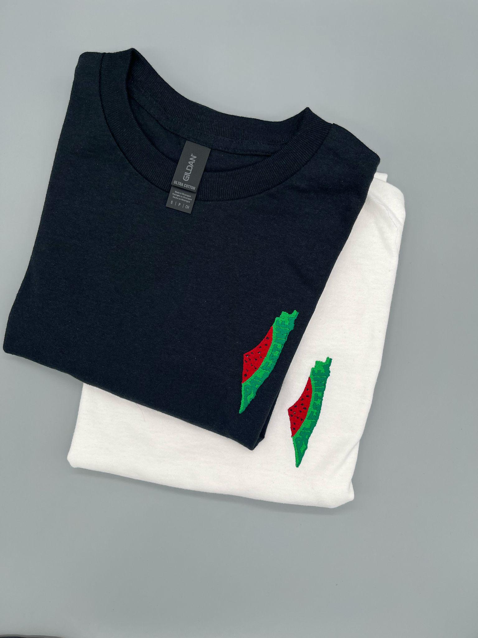 Besticktes T-Shirt, Wassermelone, Palästina, Palestine, Landkarte, Embroidered, 100% Baumwolle, Kurzarm, Stick Besticktes T-Shirt, Wassermelone, Palästina, Palestine, Landkarte, Embroidered, 100% Baumwolle, Kurzarm, Stick von FRIPAL