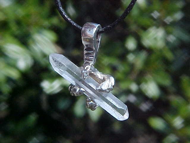 Double Terminated Quartz Crystal Set in Baby Drache Kralle Anhänger Nummer 1 Sterling Silber Gratis Us Versand Double Terminated Quartz Crystal Set in Baby Drache Kralle Anhänger Nummer 1 Sterling Silber Gratis Us Versand von FTRKAM