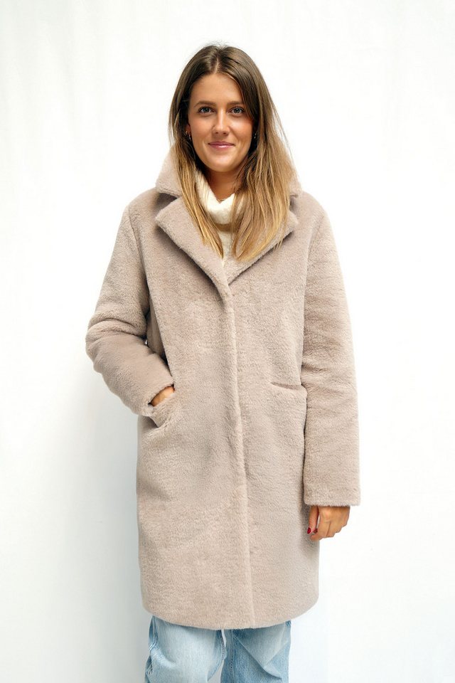 FUNK since 1776 Fellimitatmantel in kuscheliger Lammoptik mit stylischem Reverskragen von FUNK since 1776